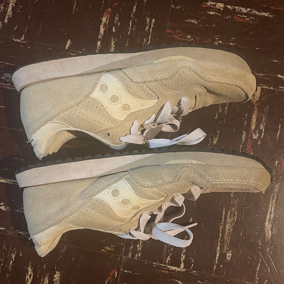 Saucony Tennis Shoes - Picture 8 of 8